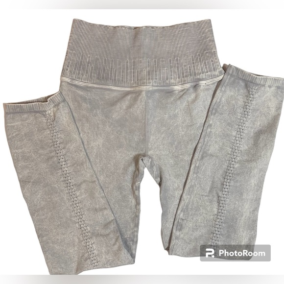 #142 Fp Movement by Free People NWOT High Rise 7/8 Length Good Karma Leggings - Picture 3 of 5